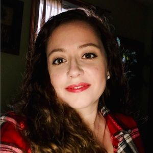 Meet your Posher, Ella